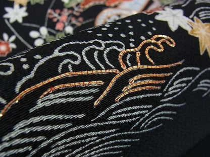 平和屋本店■極上　九寸名古屋帯　銀座越後屋　駒刺繍　型染　風景吉祥花文　鬼しぼ縮緬　黒地　逸品　未使用　DZAA1251kh4 - 平和屋