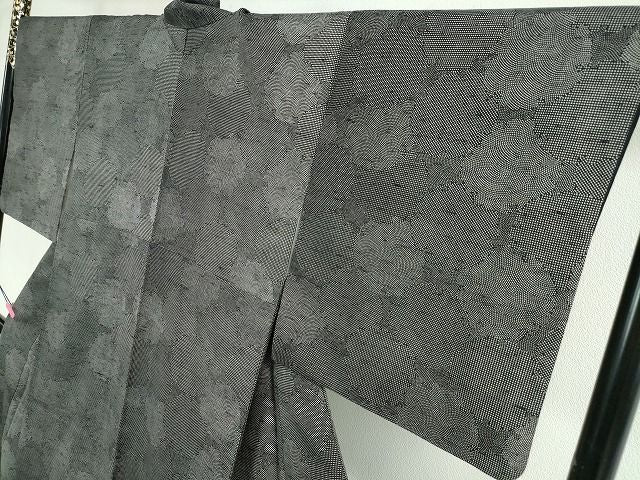 平和屋本店■極上　石川県指定無形文化財　牛首紬　白山工房　手織り　雪輪重ね　黒地　証紙付き　逸品　DZAA2069kh4 - 平和屋