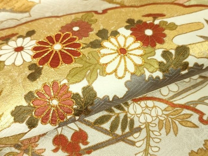 平和屋本店■極上　皇室献上作家　藤井寛　訪問着　駒刺繍　雪芝吉祥花文　鳥の子色地　金彩　逸品　DZAA2207kh4 - 平和屋