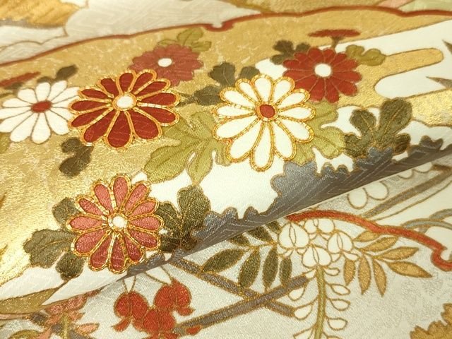 平和屋本店■極上　皇室献上作家　藤井寛　訪問着　駒刺繍　雪芝吉祥花文　鳥の子色地　金彩　逸品　DZAA2207kh4 - 平和屋