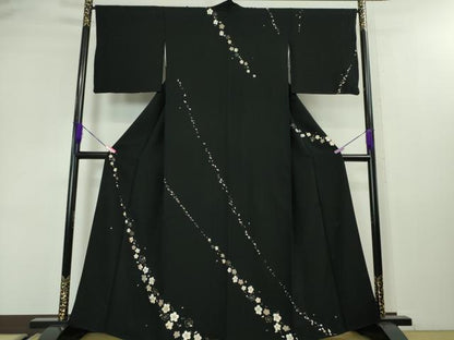平和屋本店■極上　山口美術織物　皇室　伊勢神宮御用　西陣織　訪問着　総刺繍　舞桜　黒地　金糸　逸品　DZAA3060kh5 - 平和屋