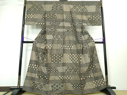 平和屋本店■極上　本場縞大島紬　総刺繍　名物裂横段文　堀之内織物謹製　証紙付き　逸品　DZAA3175kh5 - 平和屋