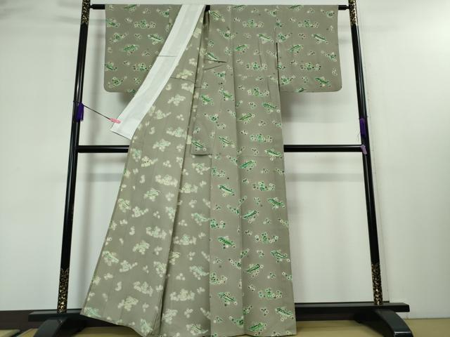 平和屋本店■極上　工芸着物　型絵染　小紋　単衣　蝶　舟　鐘　薄利休色地　逸品　DZAA3343kh5