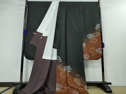 平和屋本店■希少 キモノデザイナー 斉藤上太郎 振袖・長襦袢(袷)セット お召地 牡丹 黒地 暈し染め 金糸 銀通し地 逸品 DZAA3406kh5 - 平和屋