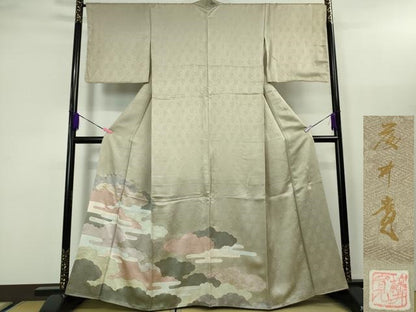 平和屋本店■極上　皇室献上作家　藤井寛　色留訪問着　駒刺繍　エ霞雲重ね　金彩　白橡色地　逸品　DZAA3571kh5