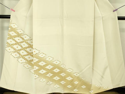 平和屋本店■極上　訪問着　駒刺繍　菊菱　象牙色地　暈し染め　金彩　逸品　DZAA3865kh5
