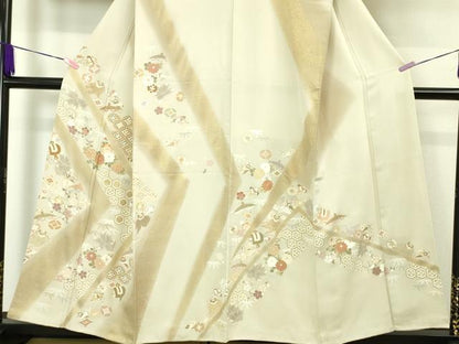 平和屋本店■極上　創業460年・千總　訪問着　駒刺繍　折り鶴　宝尽くし　暈し染め　灰白色地　金彩　三越扱い　逸品　未使用　DZAA4056kh5