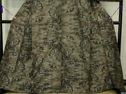 平和屋本店●極上　本場大島紬　十八算　12マルキ　優粋ブランド　屋久杉染　花鳥風景図　窪田織物謹製　証紙付き　逸品　DZAA4080kh5