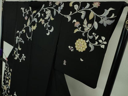 平和屋本店■極上　訪問着　駒刺繍　花唐草文　背抜き仕立て　黒地　金彩　逸品　DZAA4231kh5