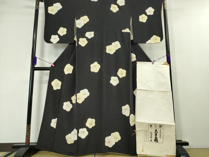 平和屋本店■極上　銀座　志ま亀　小紋　梅文　黒地　金彩　鬼しぼ縮緬　たとう紙付き　逸品　DZAA4286kh5