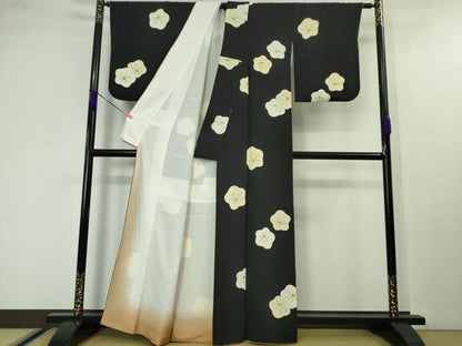 平和屋本店■極上　銀座　志ま亀　小紋　梅文　黒地　金彩　鬼しぼ縮緬　たとう紙付き　逸品　DZAA4286kh5