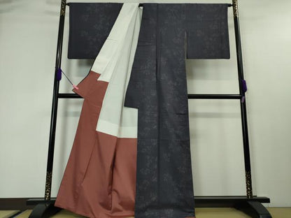 平和屋本店●極上　本場結城紬　重要無形文化財　80亀甲　飛び亀甲柄　変わりつた柄　井上商事謹製　証紙付き　逸品　DZAA4404kh5