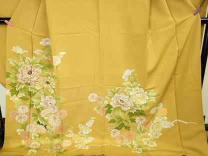 平和屋本店■極上　創業460年・千總　振袖　駒刺繍　牡丹　藤黄色地　金彩　逸品　DZAA4438kh5