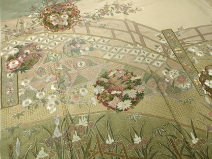 平和屋本店■極上　中国三大刺繍　スワトウ刺繍　汕頭刺繍　総刺繍　訪問着　風景花文　薄卵色地　金糸　やまと誂製　逸品　DZAA4482kh5