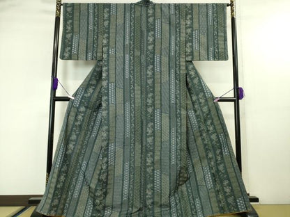 平和屋本店■極上　紬　刺子　刺繍　草花間道　黒緑色地　逸品　未使用　DZAA4716kh5