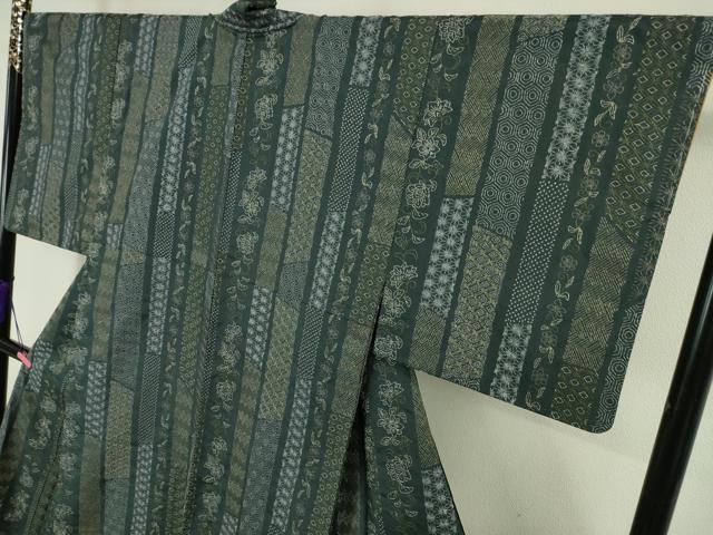 平和屋本店■極上　紬　刺子　刺繍　草花間道　黒緑色地　逸品　未使用　DZAA4716kh5