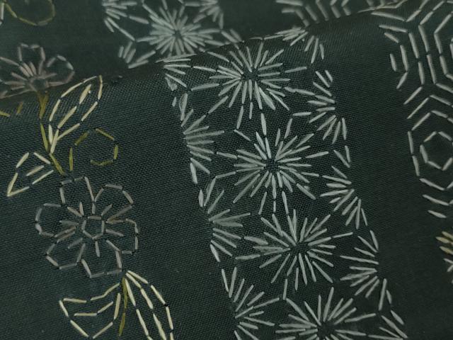 平和屋本店■極上　紬　刺子　刺繍　草花間道　黒緑色地　逸品　未使用　DZAA4716kh5
