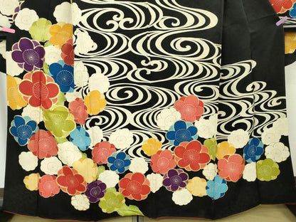 平和屋本店■極上　セミアンティーク　大正ロマン　振袖　駒刺繍　観世水　梅　黒地　金彩　逸品　DZAA4845kh5