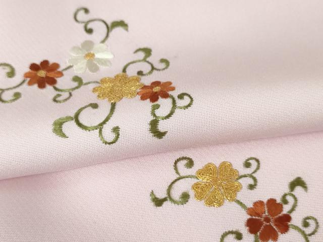 平和屋本店●希少　京都祇園の老舗 ぎをん齋藤　付下げ　総刺繍　駒刺繍　小花縫　撫子色地　金糸　たとう紙・反端付き　逸品　DZAA4965kh5