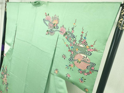 平和屋本店●最高級 城間栄順 本場琉球紅型 訪問着 舞蝶網干花文 若緑色地 高島屋扱い 逸品 DZAA4991kh5