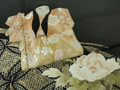 平和屋本店●極上 山口静樹 山口美術織物 訪問着 御衣 錦繍 刺繍 人物 草花 黒地 金糸 冊子付き 逸品 DZAA4995kh5