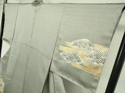 平和屋本店■極上　皇室献上作家　藤井寛　訪問着　駒刺繍　松　薄い豆がら茶色地　金彩　逸品　未使用　DZAA5023kh5