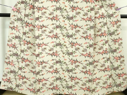 平和屋本店●希少 金城紅型染工房 金城盛弘 琉球びんがた 小紋 草花文 素色地 反端付き 逸品 DZAA5044kh5