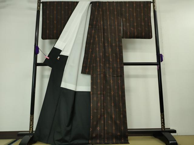 平和屋本店■極上　国指定重要無形文化財　本場久米島紬　神里チエ作　手織　さが美扱い　証紙付き　逸品　DZAA5344kh5