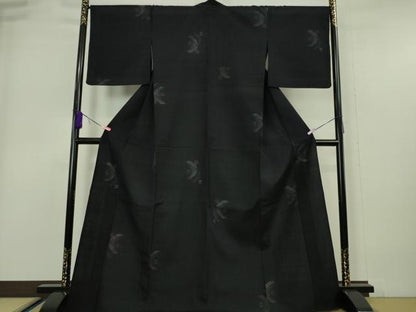 平和屋本店▽極上 結城紬 単衣 80亀甲 飛び亀甲柄 三日月 花 濃紺地 逸品 未使用 DZAA5612kh5