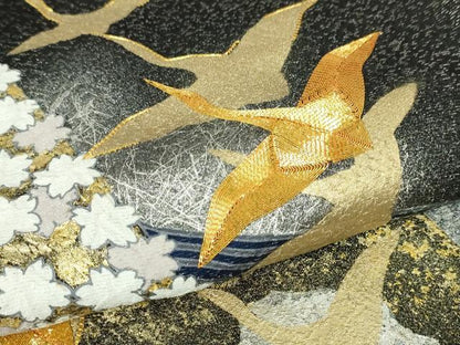 平和屋本店■極上　訪問着　駒刺繍　立波飛鶴文　黒地　金銀彩　銀通し地　逸品　DZAA5749kh5