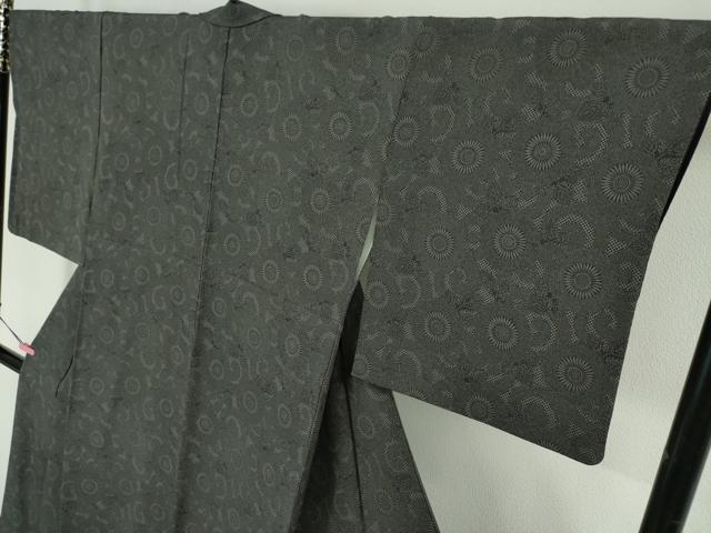 平和屋本店■極上　重要無形文化財　人間国宝　中村勇二郎　江戸小紋　古代菊　黒地　鬼しぼ縮緬　逸品　DZAA5996kh5