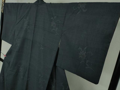 平和屋本店●極上 本場結城紬 重要無形文化財 奥順謹製 80亀甲 飛び亀甲柄 草花文 青褐色地 逸品 DZAA6026kh5