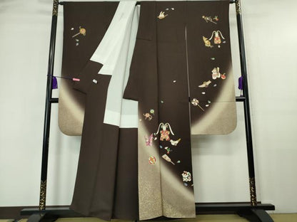 平和屋本店■極上　世界的人形師 辻村寿三郎　ジュサブロー　振袖　兎　玩具　黒紅色地　暈し染め　金彩　たとう紙付き　逸品　DZAA6166kh5