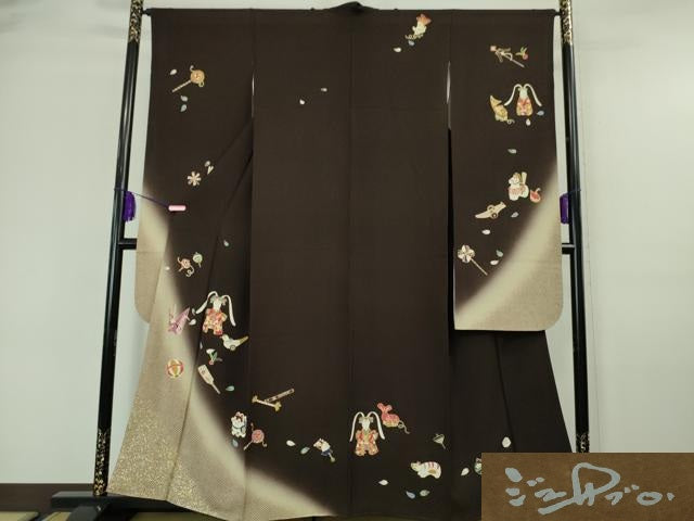 平和屋本店■極上　世界的人形師 辻村寿三郎　ジュサブロー　振袖　兎　玩具　黒紅色地　暈し染め　金彩　たとう紙付き　逸品　DZAA6166kh5