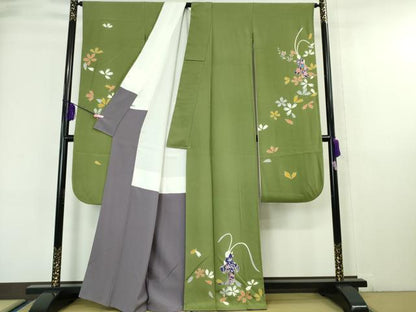 平和屋本店■極上　世界的人形師　辻村寿三郎　ジュサブロー　振袖・長襦袢(無双仕立て・半衿刺繍)　兎　舞花　草色地　逸品　DZAA6183kh5