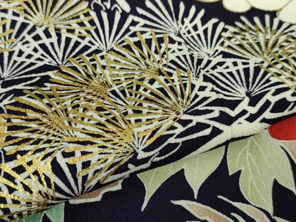 平和屋本店■極上　創業460年・千總　振袖　駒刺繍　立波花松文　鉄紺色地　金彩　松坂屋扱い　逸品　DZAA6222kh5