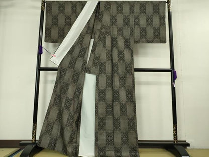 平和屋本店▽極上 本場大島紬 単衣 9マルキ 七宝市松文 逸品 DZAA6378kh5