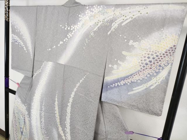 平和屋本店■極上　中国三大刺繍 相良刺繍　訪問着　おぼろ染　襲絞り　舞花文　暈し染め　銀通し地　反端付き　逸品　未使用　DZAA6449kh5