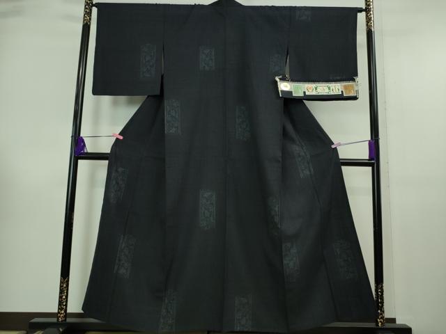 平和屋本店■極上　本場結城紬　重要無形文化財　単衣　80亀甲　短冊花文　井上商事謹製　濃藍色地　証紙付き　逸品　DZAA6674kh5