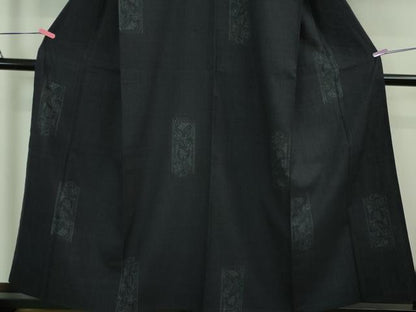 平和屋本店■極上　本場結城紬　重要無形文化財　単衣　80亀甲　短冊花文　井上商事謹製　濃藍色地　証紙付き　逸品　DZAA6674kh5