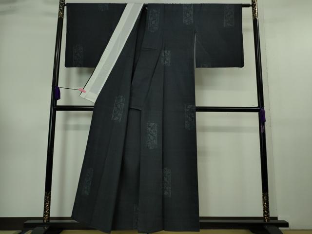 平和屋本店■極上　本場結城紬　重要無形文化財　単衣　80亀甲　短冊花文　井上商事謹製　濃藍色地　証紙付き　逸品　DZAA6674kh5