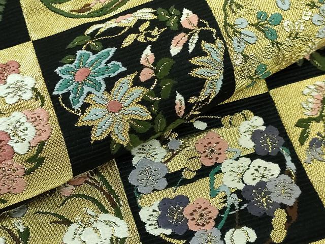 平和屋着物●極上 西陣の老舗 1782年創業 山下織物 六通柄袋帯 唐織 市松取四季花の丸 黒地 金糸 逸品 DZAA6759kh5