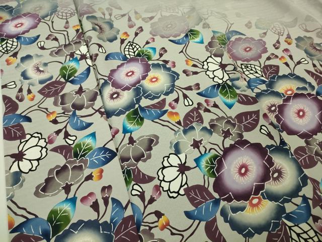 平和屋本店■最高級　城間栄順　本場琉球紅型　訪問着　花唐草文　暈し染め　銀鼠色地　反端付き　逸品　未使用　DZAA6807kh5
