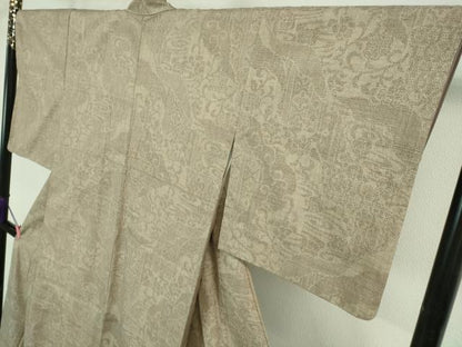 平和屋本店■極上　本場結城紬　重要無形文化財　織元　久保谷啓治　100亀甲　花唐草文　白茶色地　証紙付き　逸品　DZAA7124kh5