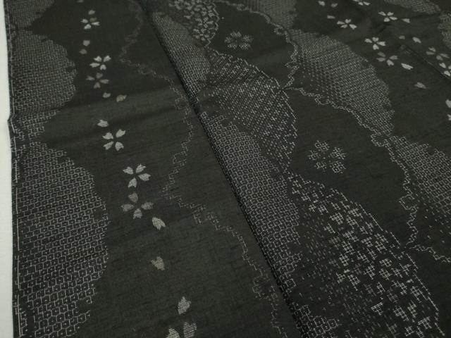 平和屋着物●極上　結城紬　はたおり娘　雪輪　舞桜　黒地　やまと金ラベル　逸品　未使用　DZAA7142kh5
