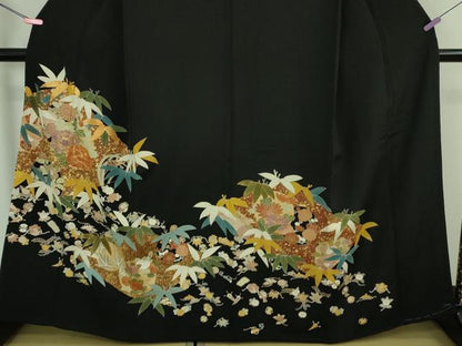 平和屋本店■極上　創業460年・千總　黒留袖　駒刺繍　宝尽くし笹花文　金彩　三越扱い　逸品　DZAA7250kh5