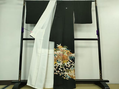 平和屋本店■極上　創業460年・千總　黒留袖　駒刺繍　宝尽くし笹花文　金彩　三越扱い　逸品　DZAA7250kh5