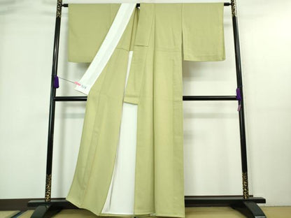 平和屋着物■極上　洗える最高級着物　＜英＞はなぶさ謹製　色無地　単衣　菊唐草地紋　若葉色　逸品　DZAA7303kh5