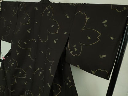 平和屋着物▽極上 紬 単衣 舞桜 黒紅色地 まるやま扱い 逸品 DZAA7305kh5