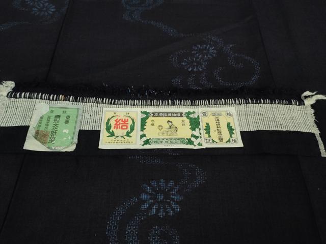 平和屋着物●極上 本場結城紬 重要無形文化財 80亀甲 飛び亀甲柄 流水花文 濃紺地 証紙付き 逸品 DZAA7348kh5